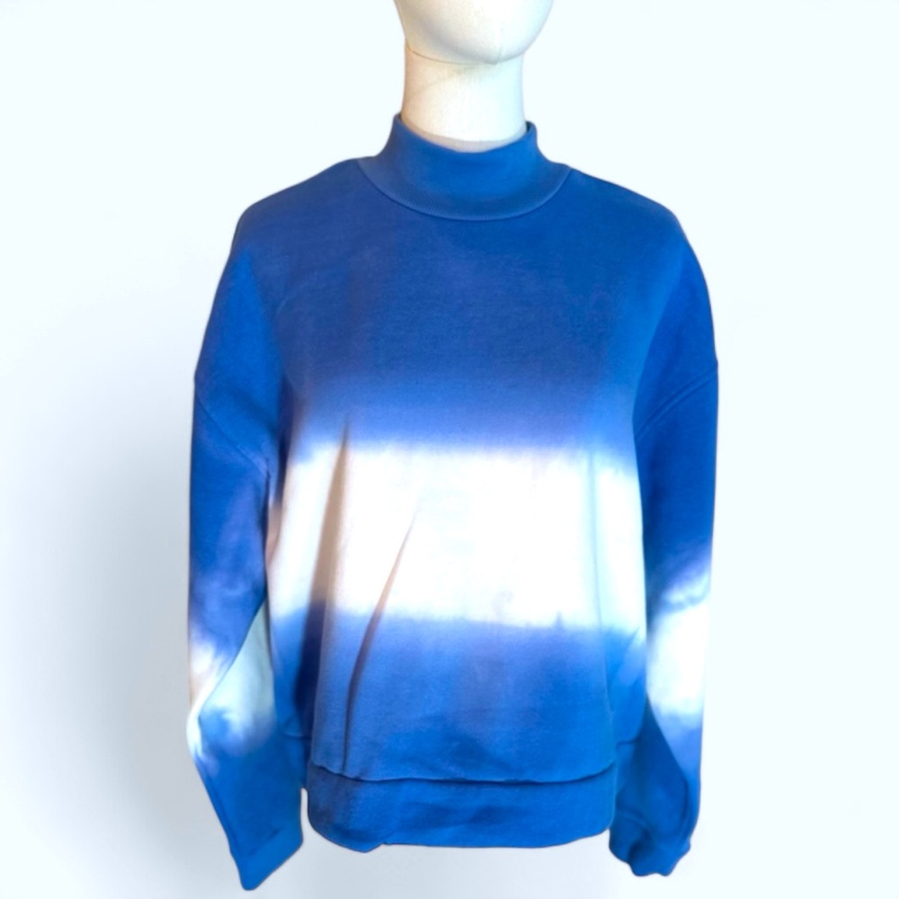 OAT size large NWT blue &white tie dyed sweatshirt